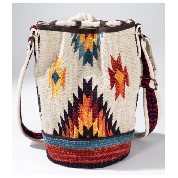 New Ruggine Handmade Luxury Boho Chic Bucket Bag With Shoulder Strap - Picture 2 of 7